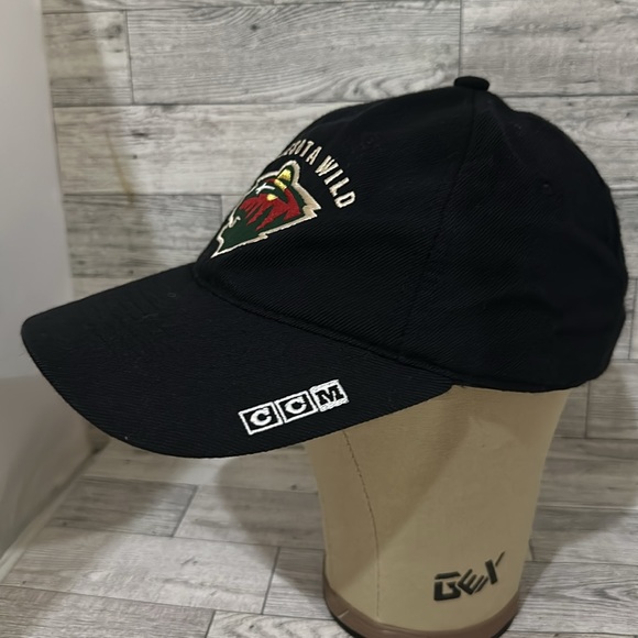 CCM Minnesota Wild black fitted baseball cap hat size 7 - Picture 2 of 7